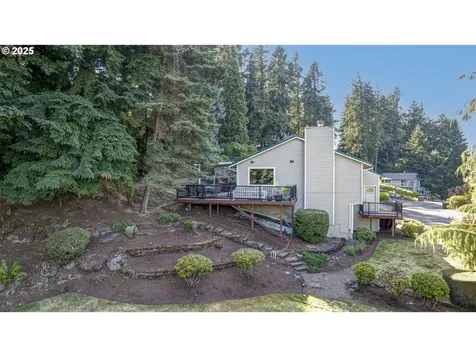 17304 Parkers Drive Gladstone OR 97027