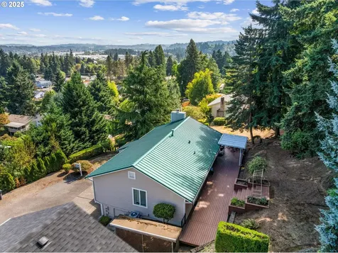 17304 Parkers Drive Gladstone OR 97027
