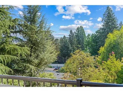 17304 Parkers Drive Gladstone OR 97027