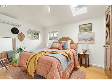 7022 NE Siskiyou Street Portland OR 97213