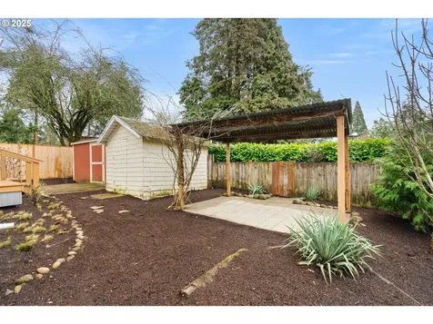 7022 NE Siskiyou Street Portland OR 97213