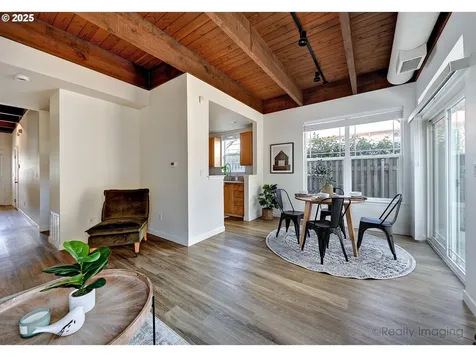 6822 N Borthwick Avenue Portland OR 97217