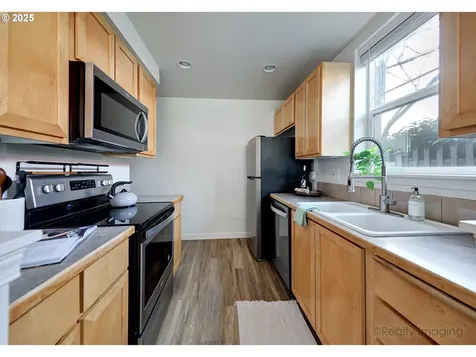 6822 N Borthwick Avenue Portland OR 97217