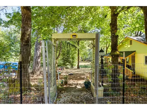 3604 Azalea Glen Road Glendale OR 97442