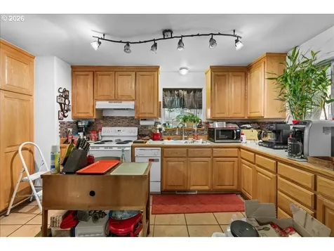 3604 Azalea Glen Road Glendale OR 97442