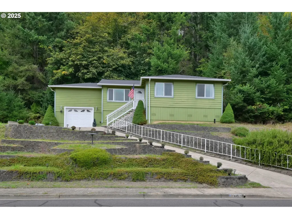 445 Kalapuya Way Cottage Grove OR 97424