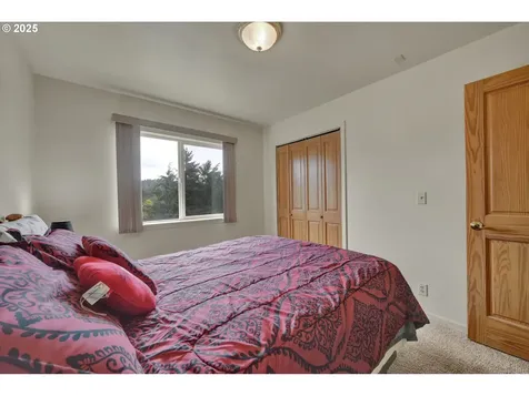 445 Kalapuya Way Cottage Grove OR 97424