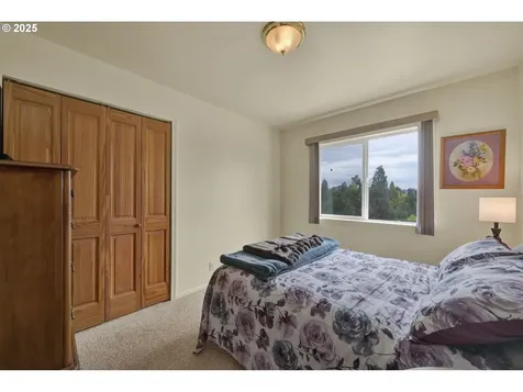 445 Kalapuya Way Cottage Grove OR 97424