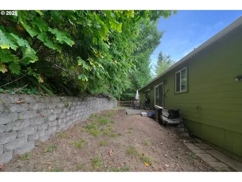 445 Kalapuya Way Cottage Grove OR 97424