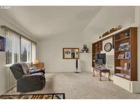 445 Kalapuya Way Cottage Grove OR 97424