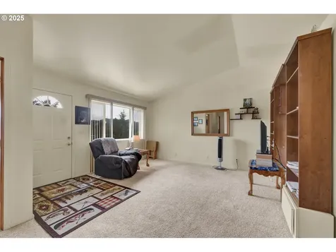 445 Kalapuya Way Cottage Grove OR 97424