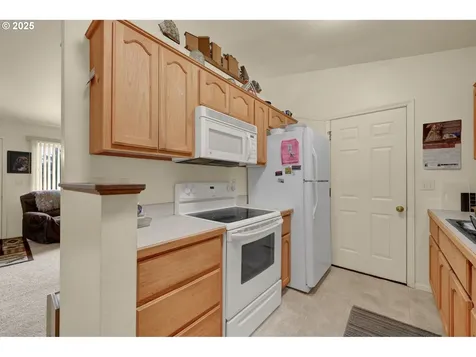 445 Kalapuya Way Cottage Grove OR 97424