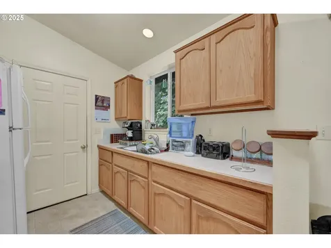 445 Kalapuya Way Cottage Grove OR 97424