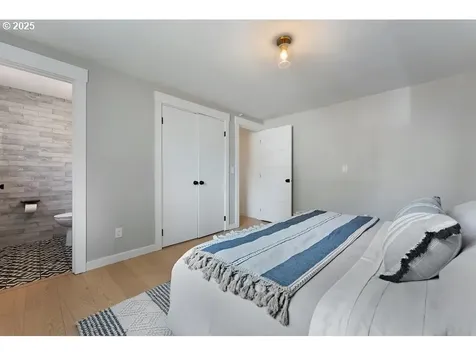 4038 NE Multnomah Street Portland OR 97232