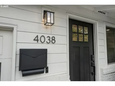 4038 NE Multnomah Street Portland OR 97232