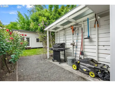 4038 NE Multnomah Street Portland OR 97232