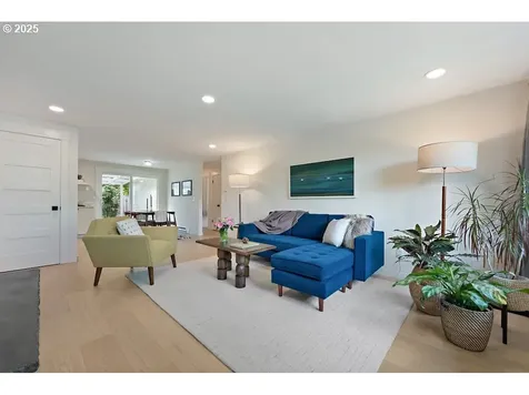 4038 NE Multnomah Street Portland OR 97232