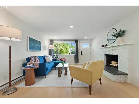 4038 NE Multnomah Street Portland OR 97232