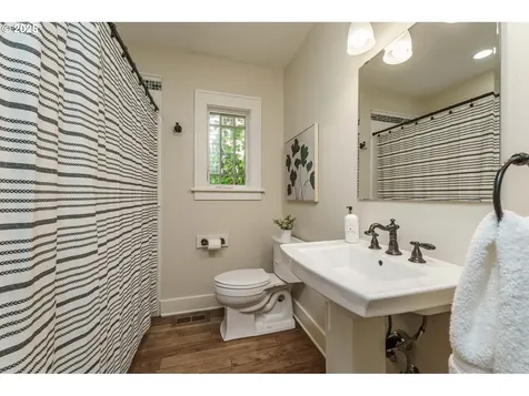 2702 NE 35th Place Portland OR 97212
