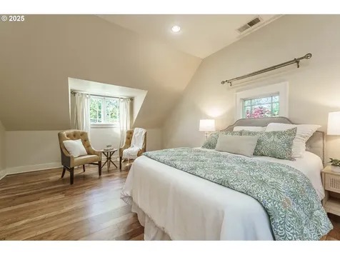 2702 NE 35th Place Portland OR 97212