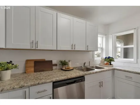 809 SW Ash Street Dallas OR 97338