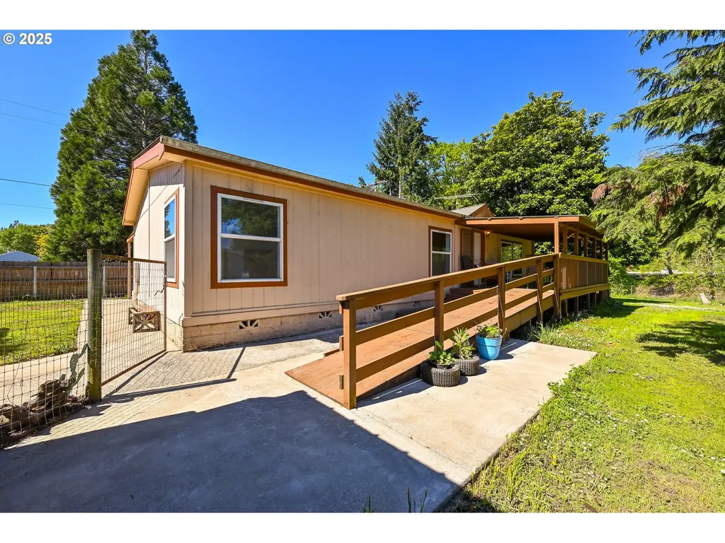 694 Tipton Road Roseburg OR 97471