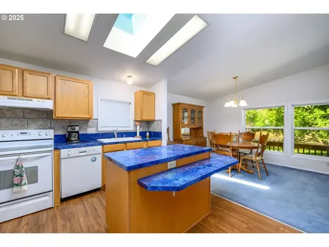694 Tipton Road Roseburg OR 97471