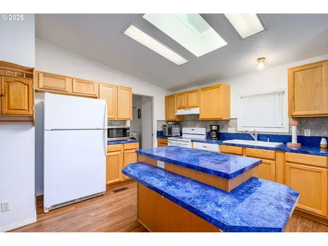694 Tipton Road Roseburg OR 97471