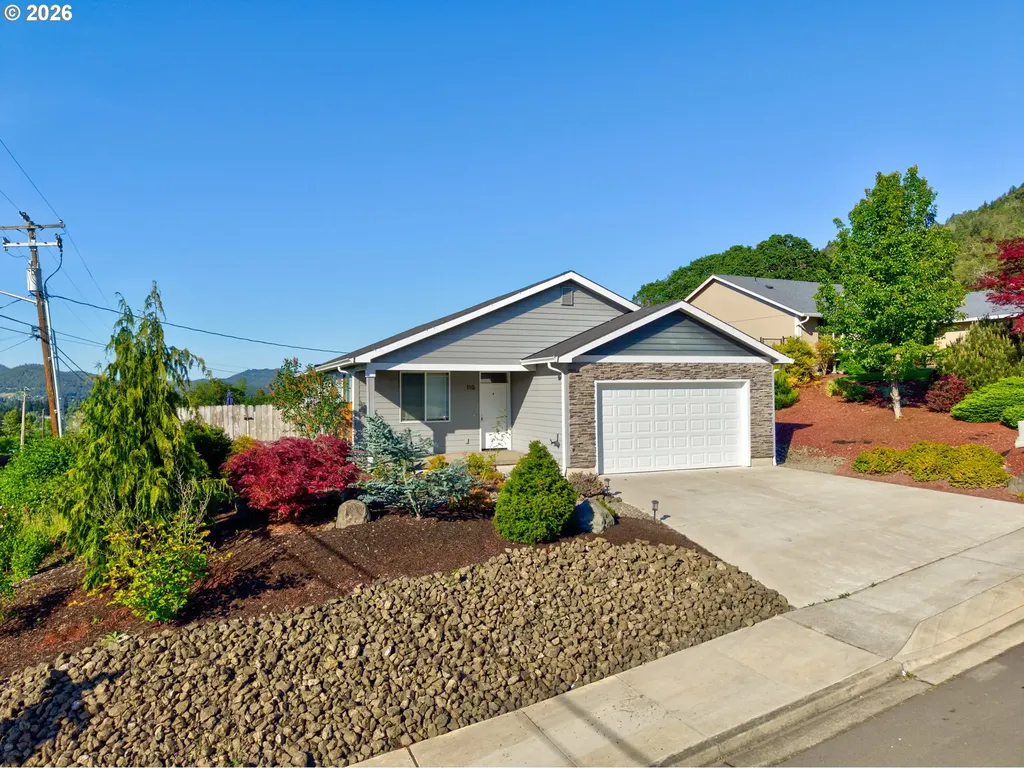 110 W Flangas Avenue Roseburg OR 97471