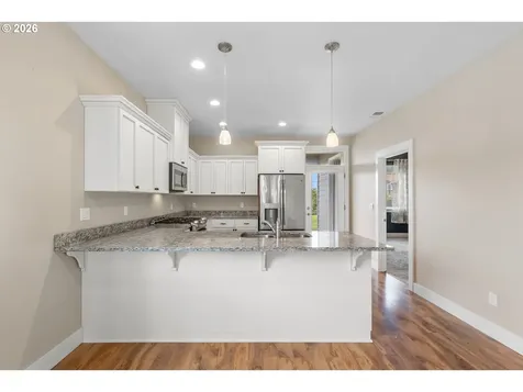 110 W Flangas Avenue Roseburg OR 97471