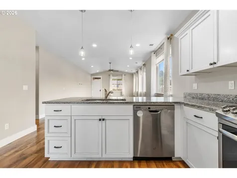 110 W Flangas Avenue Roseburg OR 97471
