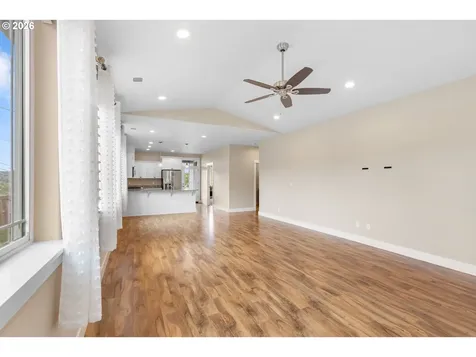 110 W Flangas Avenue Roseburg OR 97471