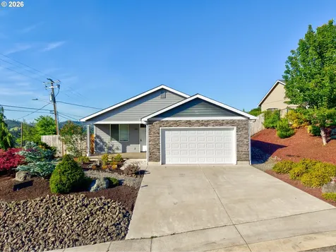 110 W Flangas Avenue Roseburg OR 97471