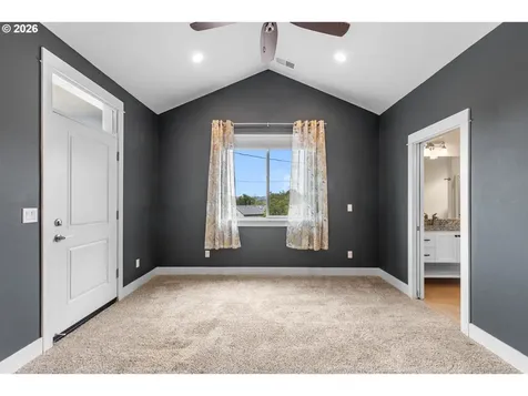 110 W Flangas Avenue Roseburg OR 97471
