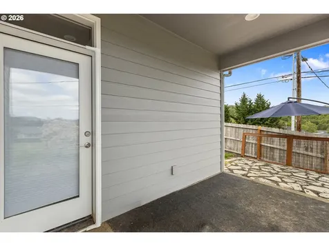110 W Flangas Avenue Roseburg OR 97471