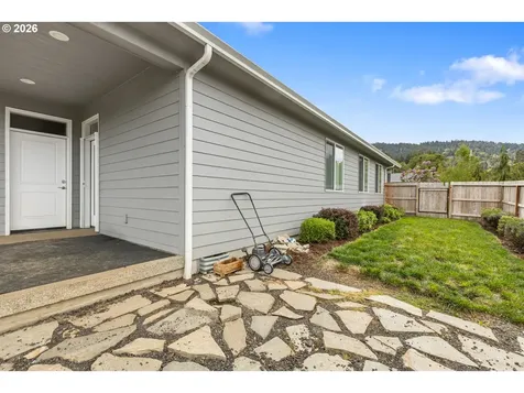 110 W Flangas Avenue Roseburg OR 97471