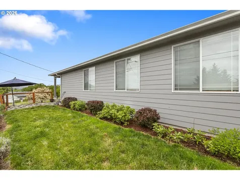 110 W Flangas Avenue Roseburg OR 97471