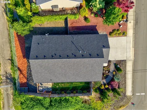 110 W Flangas Avenue Roseburg OR 97471
