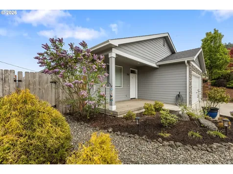 110 W Flangas Avenue Roseburg OR 97471