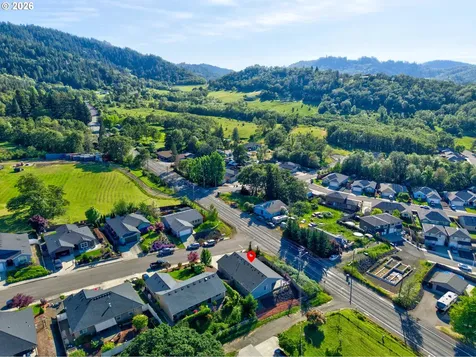 110 W Flangas Avenue Roseburg OR 97471