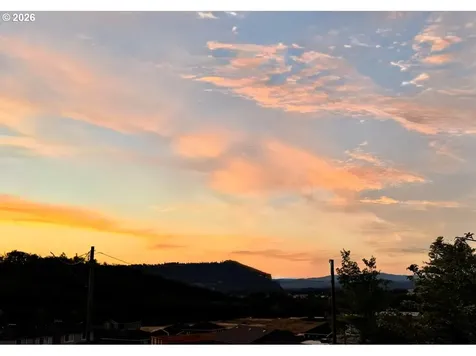110 W Flangas Avenue Roseburg OR 97471