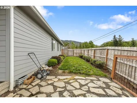 110 W Flangas Avenue Roseburg OR 97471