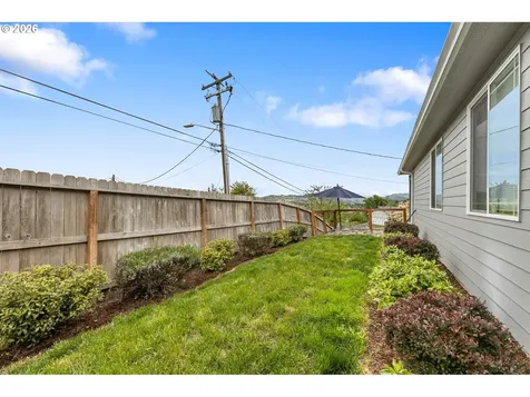 110 W Flangas Avenue Roseburg OR 97471