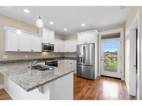 110 W Flangas Avenue Roseburg OR 97471