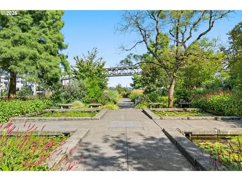 1710 S Harbor Way Portland OR 97201