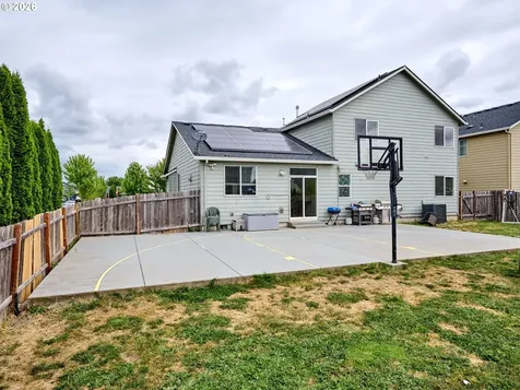 3138 Reed Avenue Woodburn OR 97071