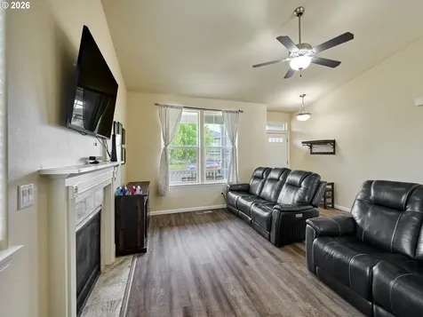 3138 Reed Avenue Woodburn OR 97071