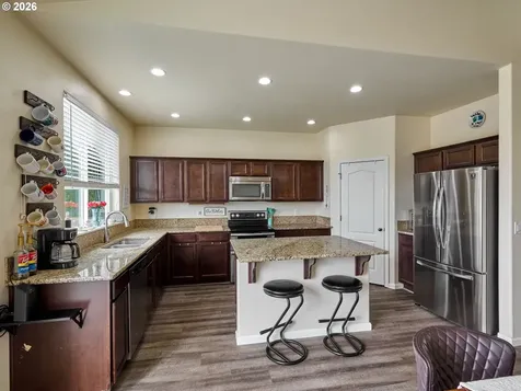 3138 Reed Avenue Woodburn OR 97071