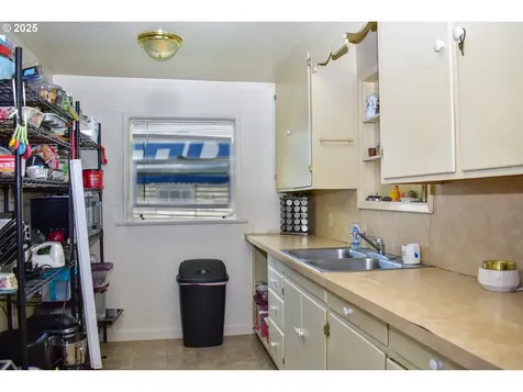 335 Marie Street Medford OR 97504