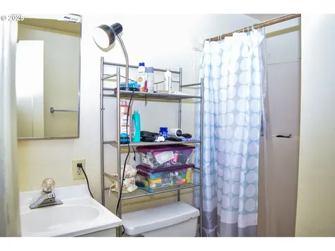 335 Marie Street Medford OR 97504